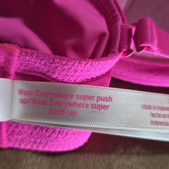 Victoria Secret PINK Bling Wear Everywhere Super Push Up Bra Size 36C - Picture 9 of 11